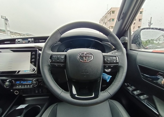 2022 TOYOTA HILUIX ROCCO